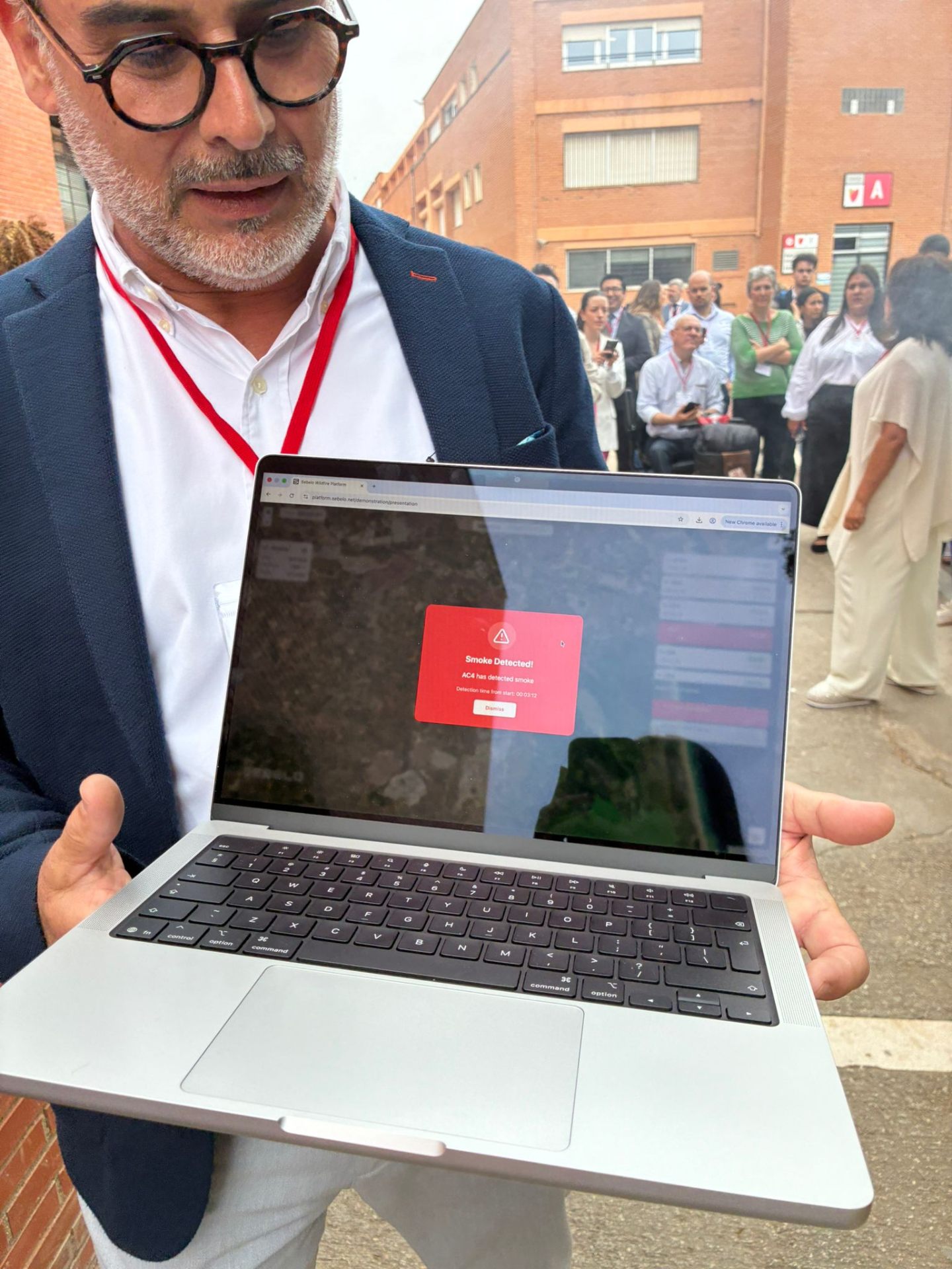Πλατφόρμα SEBELO σε laptop με ζωντανή ειδοποίηση «Smoke Detected» από τον αισθητήρα AC4, στην επίδειξη στη Βαλένθια